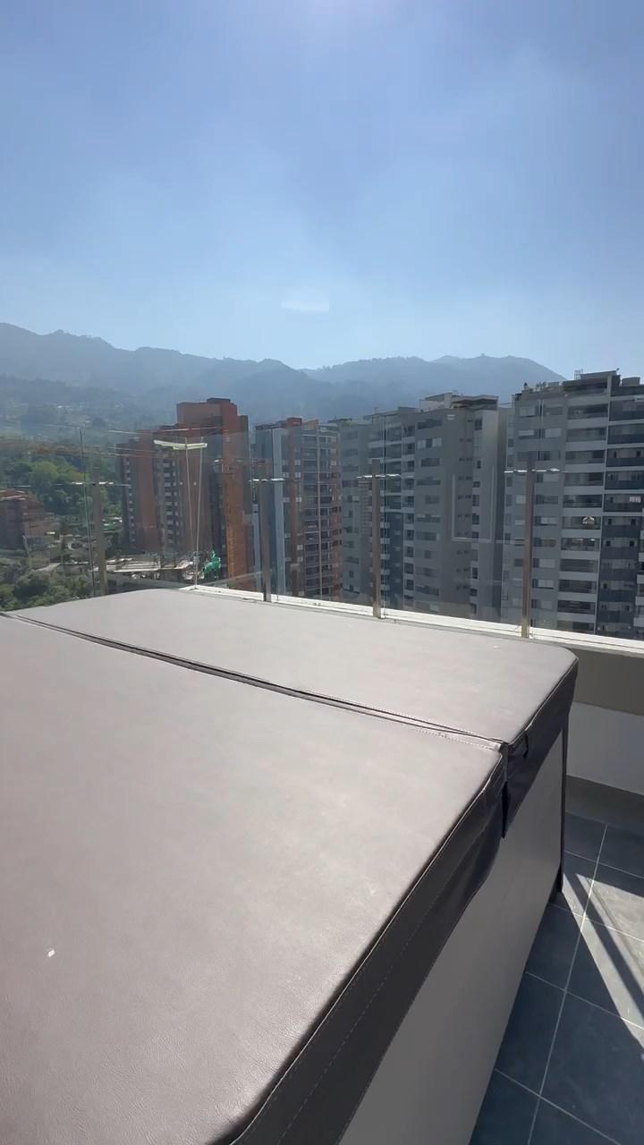 Penthouse M2204